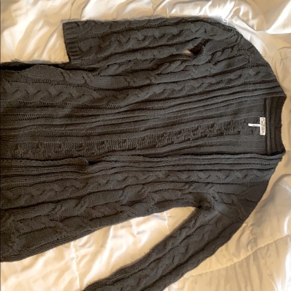 Women’s Gray cozy Cardigan 🤍 - Picture 1 of 4